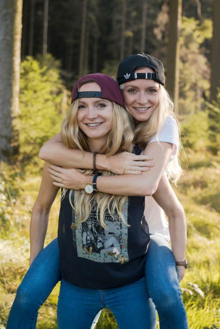 Fotoshooting Zwillingsschwestern