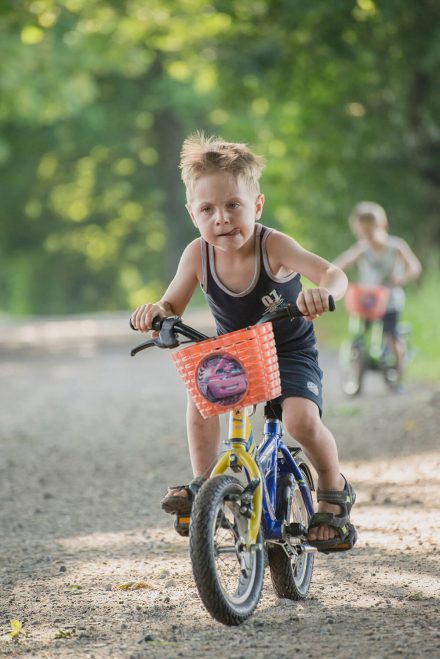 Kind Fahrradfahren