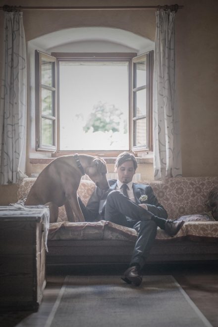 Fotografie Hochzeit Bräutigam wartet